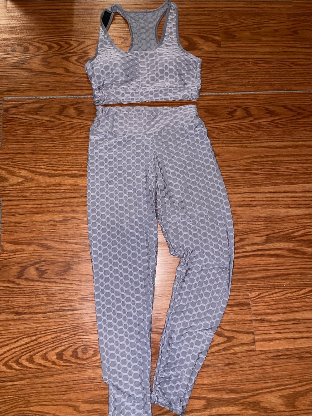Women’s Gray Textured High-Waist Leggings & Sports Bra Set